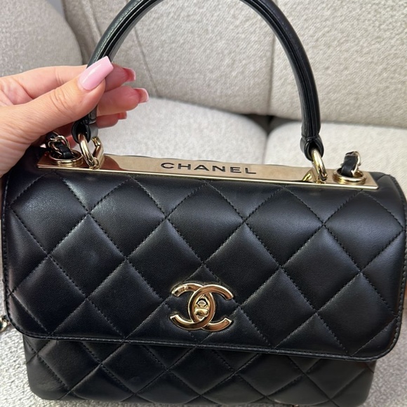 CHANEL Handbags - Chanel Trendy CC Medium